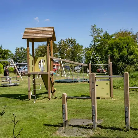Chalet 503a Op Recreatiepark De Wielen *