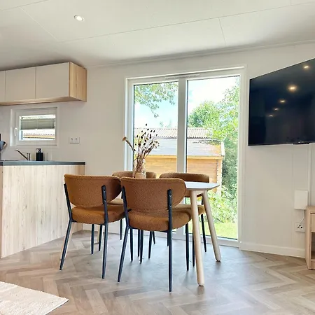 Chalet 503a Op Recreatiepark De Wielen *